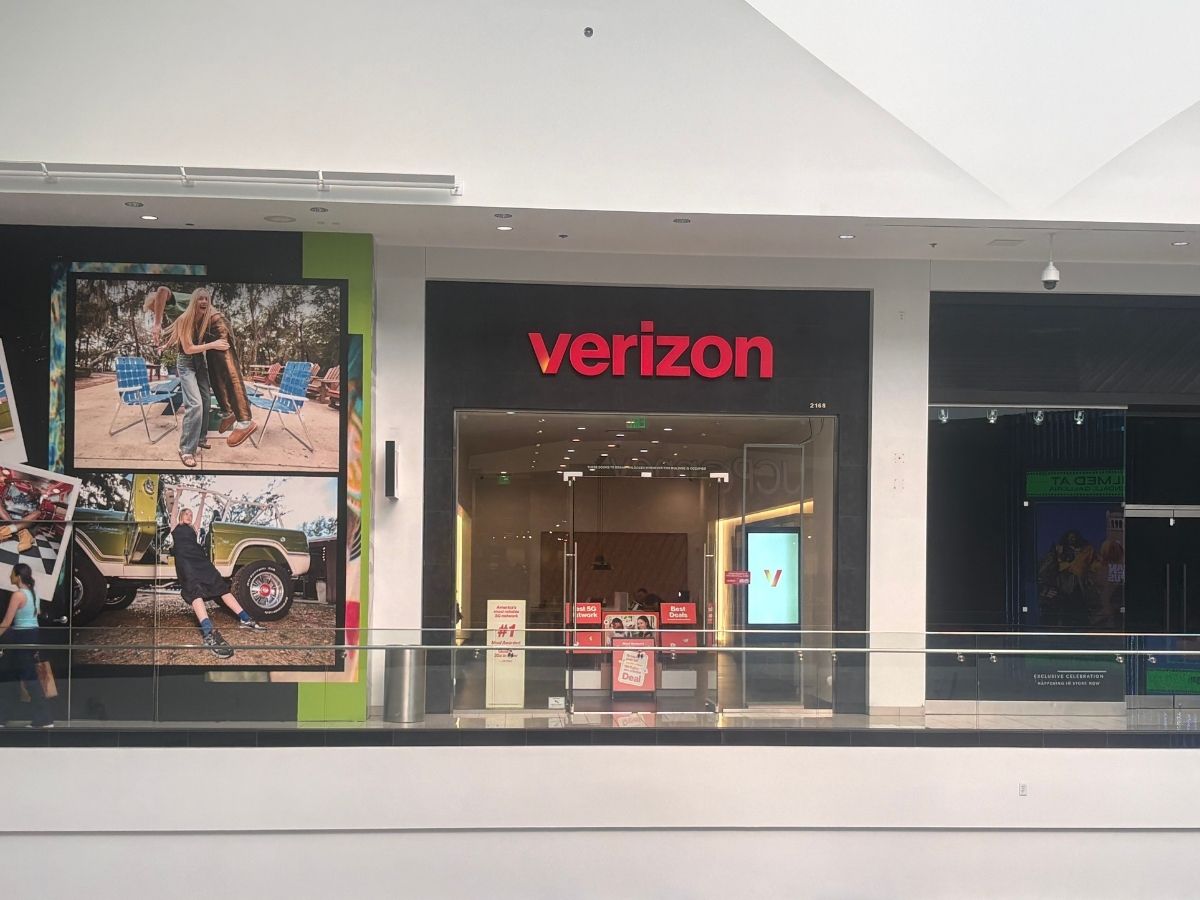 Wireless Plus Glendale Galleria - Verizon Authorized Retailer in Glendale, CA