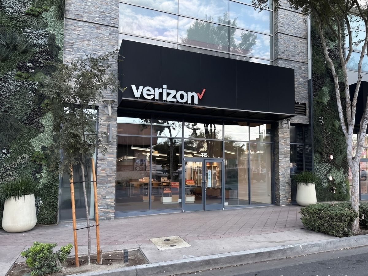 Wireless Plus West Hollywood - Verizon Authorized Retailer in West Hollywood, CA